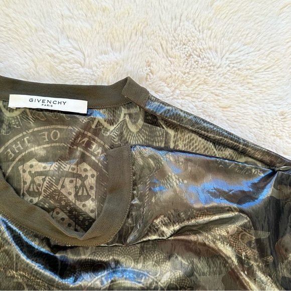 GIVENCHY men shirt size XL Authentic Retail 1200$ - Picture 3 of 7